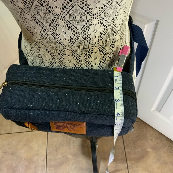 Foster & RYE INSULATED FANNY PACK - Picture 12 of 13